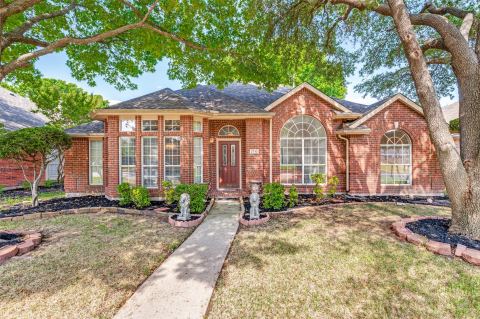 2710 Cheverny Drive, McKinney, TX 75070 — photo 2