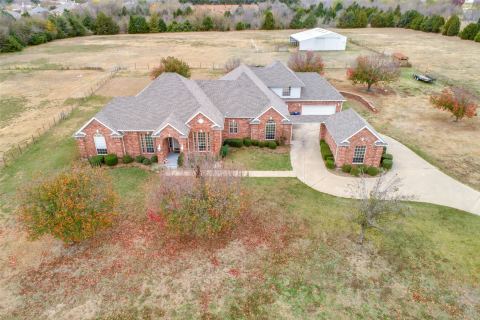 5609 Lyons Road, Garland