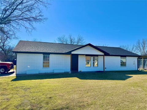 704 Shady Grove Court, Granbury, TX 76049 — photo 2