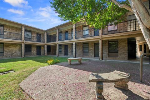 1214 Baylor Avenue 111, Waco, TX 76706 — photo 2