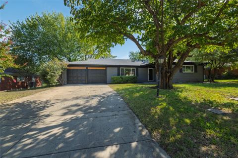 102 Juniper Street, Mansfield, TX 76063 — photo 2