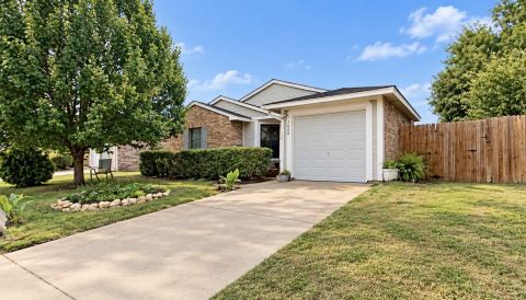 7804 Evening Star Drive, Fort Worth, TX 76133 — photo 2