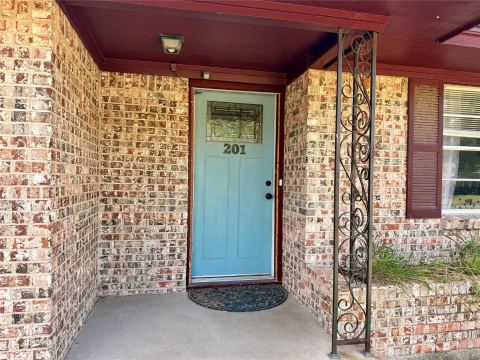 201 Collins Drive, Terrell, TX 75160 — photo 2