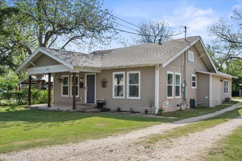 2215 W Park Row Boulevard, Corsicana