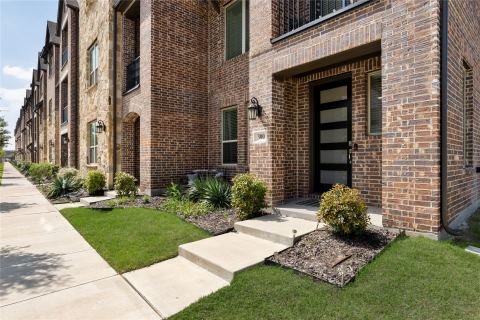 300 Colusa Drive, Lewisville