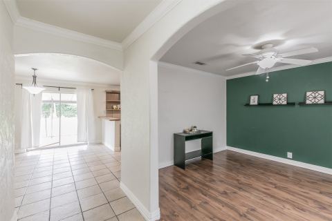 820 SW Southridge Drive, Burleson, TX 76028 — photo 2