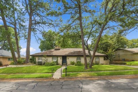 1805 Holm Oak Street, Arlington, TX 76012 — photo 2