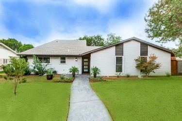 407 Pleasant Valley Lane, Richardson