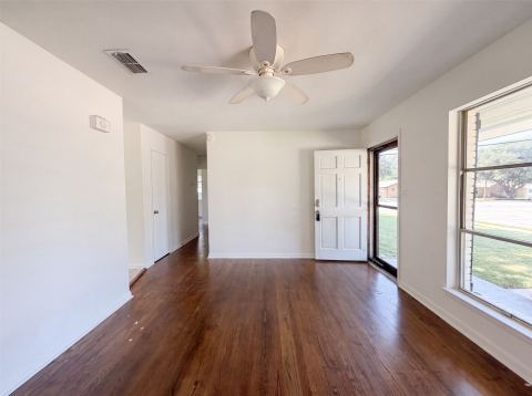 1213 S Ridgeway Drive, Cleburne, TX 76033 — photo 3