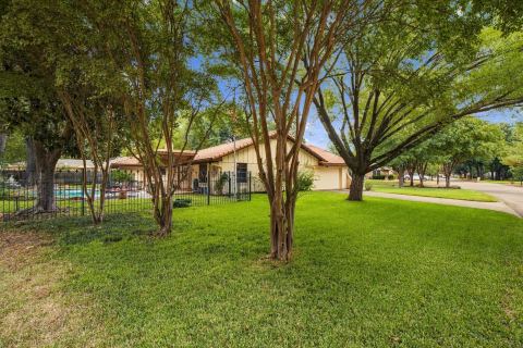 2201 Scarlet Lane, Grand Prairie, TX 75050 — photo 3