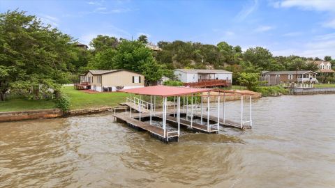 5821 Parkside Court, Granbury, TX 76048 — photo 2