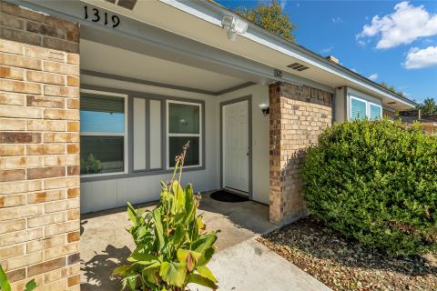 1319 Parkway Court, Arlington, TX 76010 — photo 3
