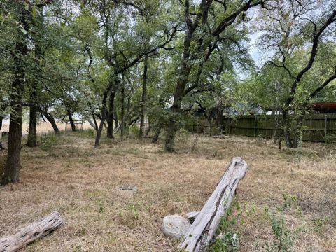 212 County Road 1746, Clifton