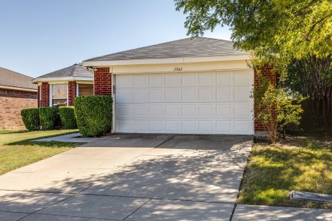 1561 Knottingham Drive, Little Elm, TX 75068 — photo 3