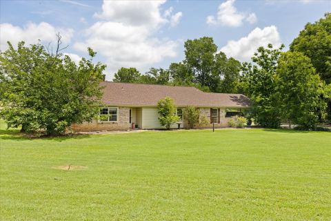 4210 Waples Road, Granbury
