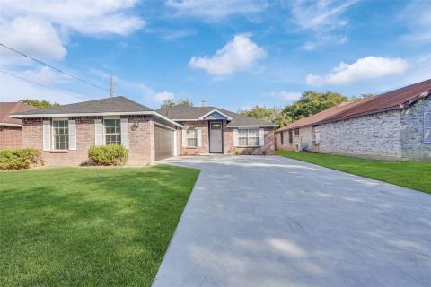 1117 Silver Spruce Drive, Arlington