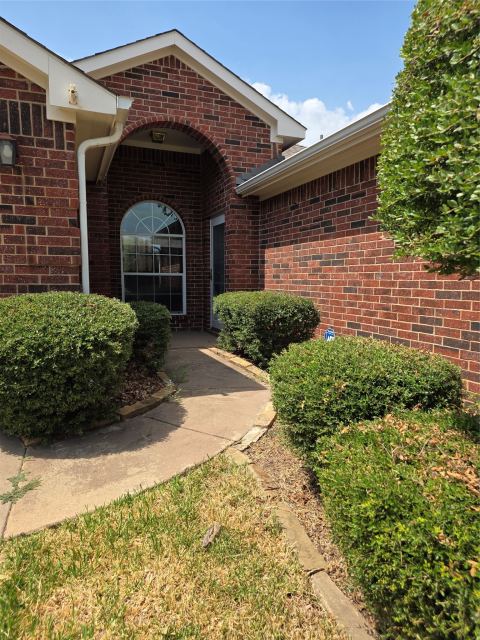 307 Dimes Street, Arlington, TX 76002 — photo 2