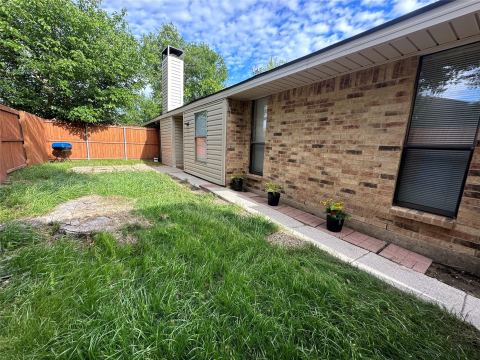 2306 Carol Good Lane, Carrollton, TX 75006 — photo 3