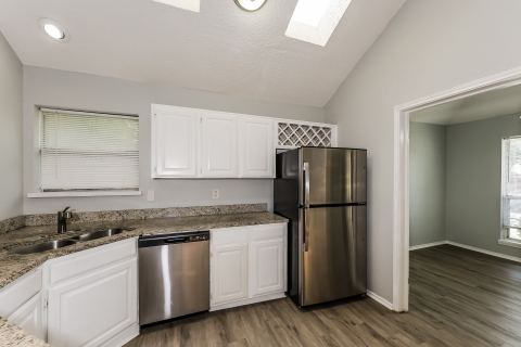 404 Derby Lane, DeSoto, TX 75115 — photo 2