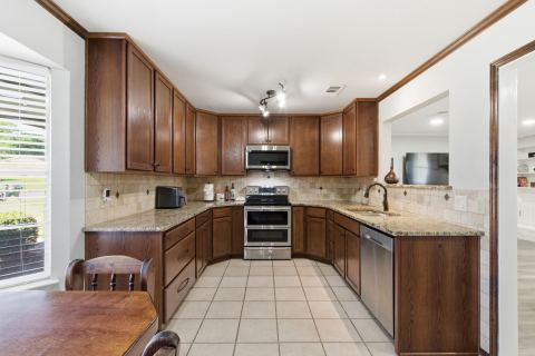 8516 Crestview Drive, North Richland Hills, TX 76182 — photo 3