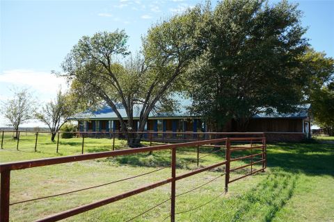 12797 FM 1385, Pilot Point, TX 76258 — photo 2