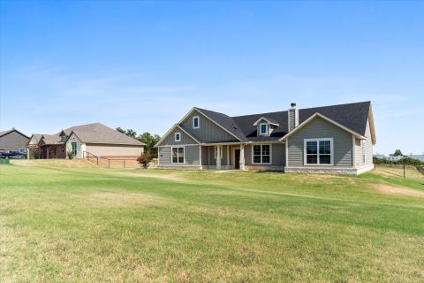 1011 Northern Oaks Court, Springtown, TX 76082 — photo 2