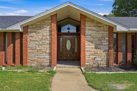 2011 W Houston Street, Sherman, TX 75092 — photo 3