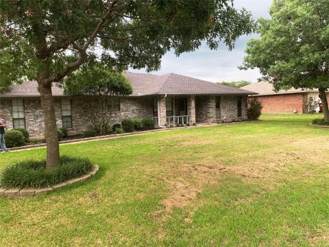 300 E Short Street, Leonard, TX 75452 — photo 2