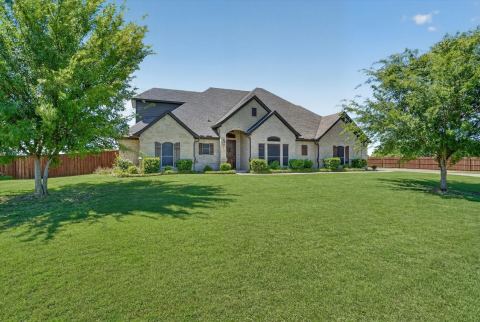 2000 Adams Lane S, Azle, TX 76020 — photo 2