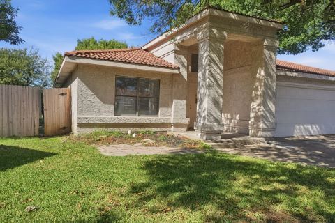 6000 Lavaca Drive, Arlington, TX 76018 — photo 2
