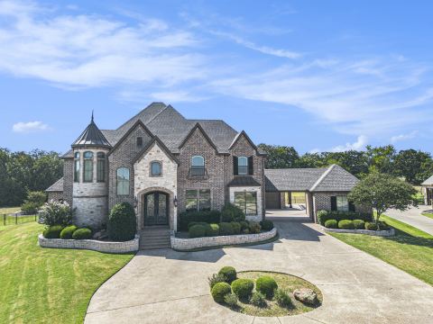 6909 Heritage Oaks Drive, Mansfield