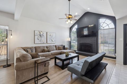1823 Dew Valley Drive, Carrollton