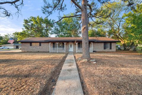 3400 Emhouse Road, Corsicana