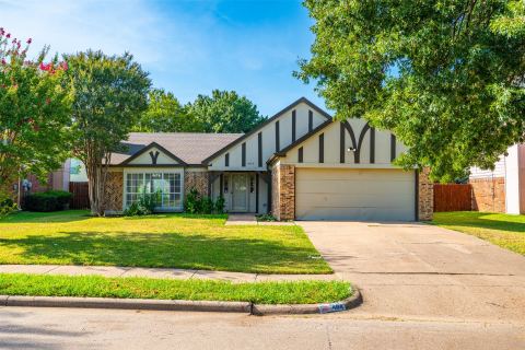 404 Spencer Circle, Grand Prairie, TX 75052 — photo 2