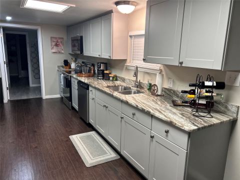 506 N Charles Street, Lewisville, TX 75057 — photo 3