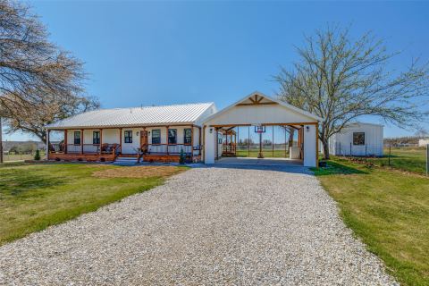 320 English Court, Springtown, TX 76082 — photo 2