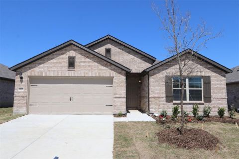 1929 Indian Grass Drive, Royse City