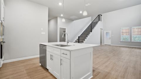 4915 SIMMENTAL Drive, Arlington, TX 76001 — photo 3