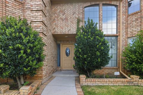 6701 Mt Vernon Court, Arlington, TX 76017 — photo 2