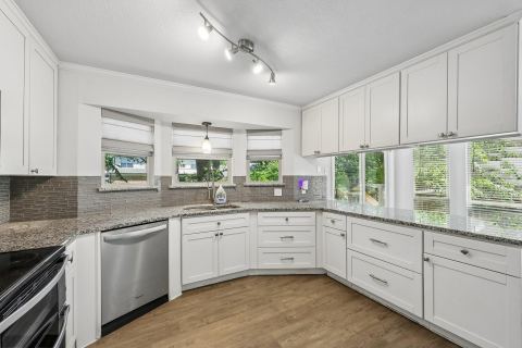 6833 Parkwood Drive, North Richland Hills, TX 76182 — photo 3