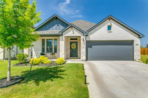 10661 Tonkala Drive, Fort Worth
