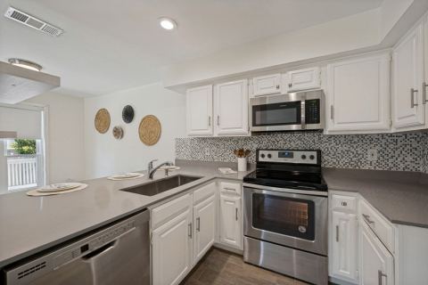 2751 Stonecreek Court, Carrollton, TX 75006 — photo 3