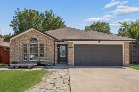 617 Forest Oaks Drive, Grand Prairie, TX 75052 — photo 2