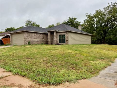 3204 Henderson Street, Greenville, TX 75401 — photo 2