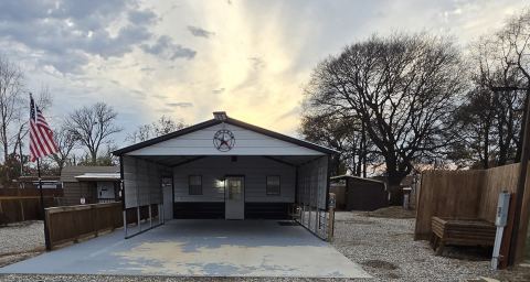 121 Arrowhead, Quitman
