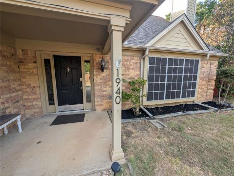 1940 Cedar Ridge Drive, Lewisville, TX 75067 — photo 2