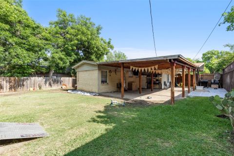 2211 Cloverdale Street, Arlington, TX 76010 — photo 2