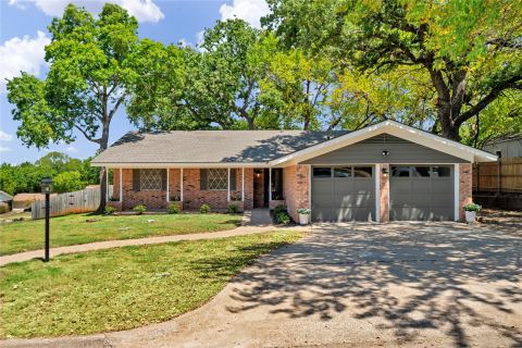 601 State Street, Weatherford