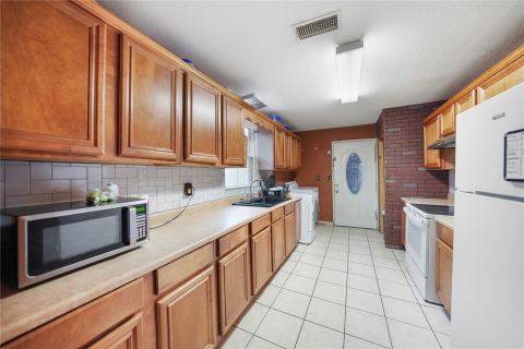 3906 Henderson Street, Greenville, TX 75401 — photo 3