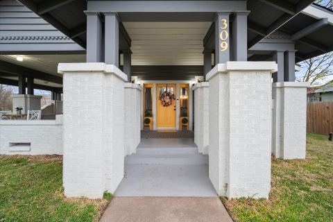 309 S Avenue B, Wortham, TX 76693 — photo 2